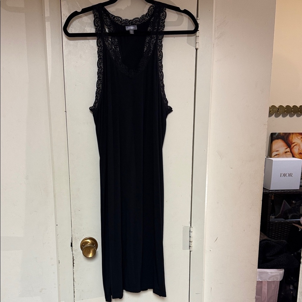 Elegant Black Lace Trim Chemise
